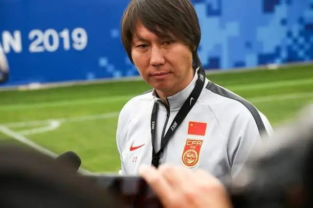 历史上最恶魔的足球队长_恶魔队长什么样_恶魔队口号